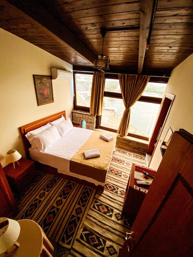 Iliria Bed & Breakfast